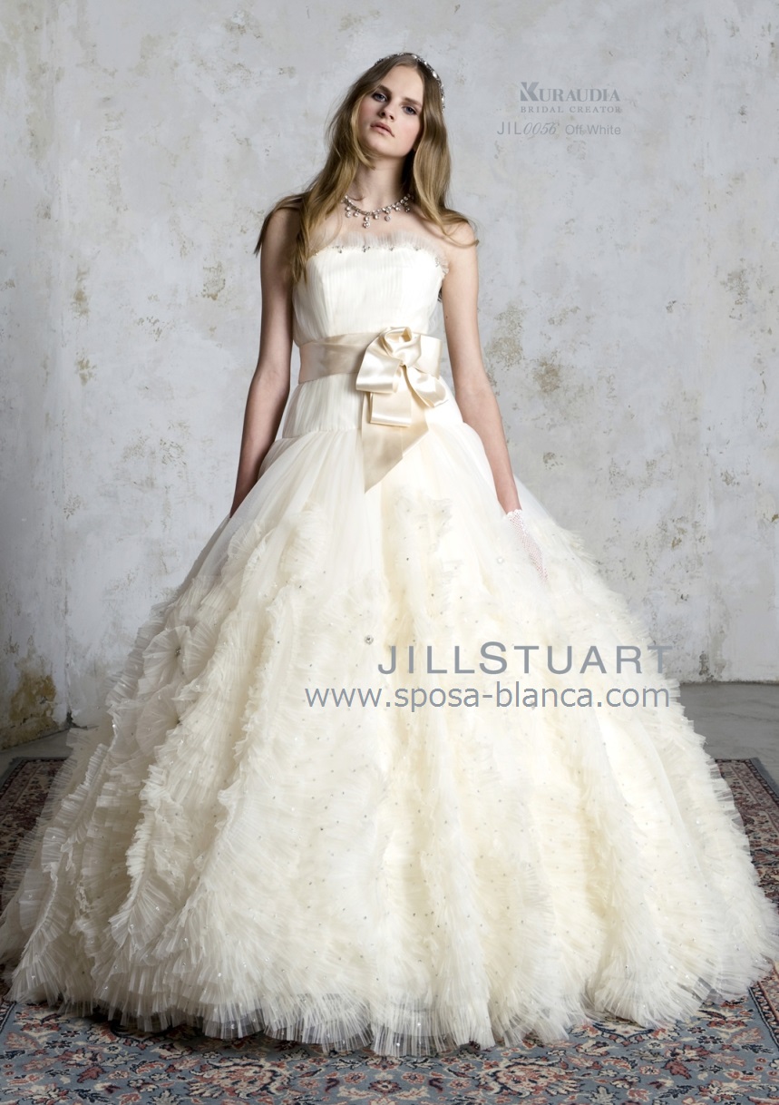 http://www.sposa-blanca.com/blog/assets_c/%E3%82%B8%E3%83%AB%E3%82%B9%E3%83%81%E3%83%A5%E3%82%A2%E3%83%BC%E3%83%88%20%E3%82%A6%E3%82%A7%E3%83%87%E3%82%A3%E3%83%B3%E3%82%B0%E3%83%89%E3%83%AC%E3%82%B9%20%20%E3%83%AA%E3%83%9C%E3%83%B3.jpg