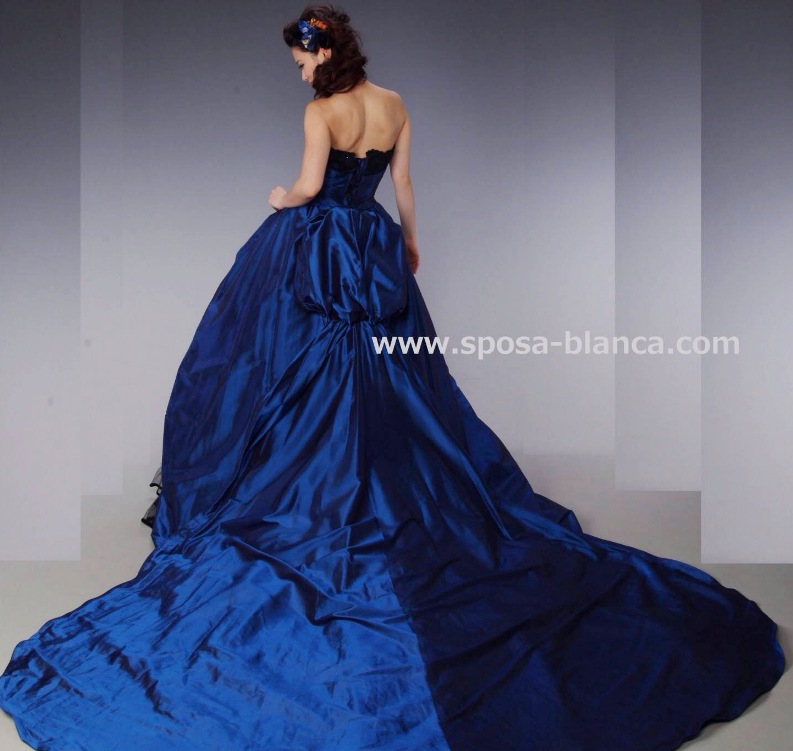 http://www.sposa-blanca.com/blog/assets_c/%E3%83%AD%E3%82%A4%E3%83%A4%E3%83%AB%E3%83%96%E3%83%AB%E3%83%BC%20%E3%82%AB%E3%83%A9%E3%83%BC%E3%83%89%E3%83%AC%E3%82%B9.JPG