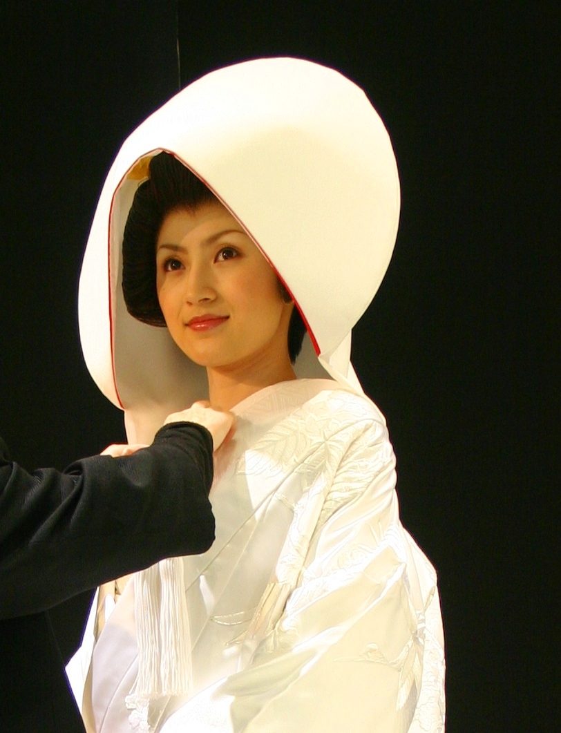 http://www.sposa-blanca.com/blog/assets_c/IMG_4680shiromuku%20akafuki.JPG