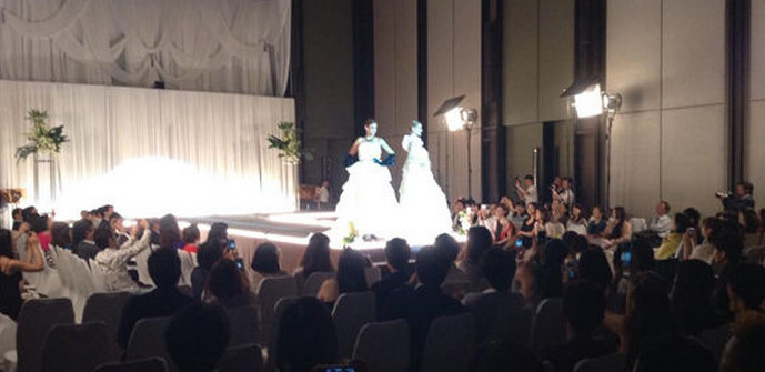 http://www.sposa-blanca.com/blog/assets_c/The%20Okura%20Prestige%20Bangkok%20DRESS%20SHOW%20SPOSA%20BLANCA.jpg