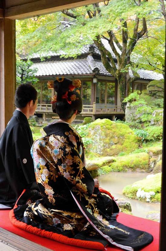 色打掛 近江八幡宮前.jpg