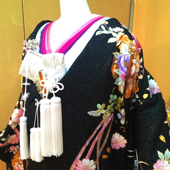 色打掛 重ね衿 黒ピンク.JPG