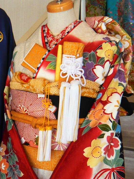 IKKO新婦和装 引き振袖 重ね衿.jpg