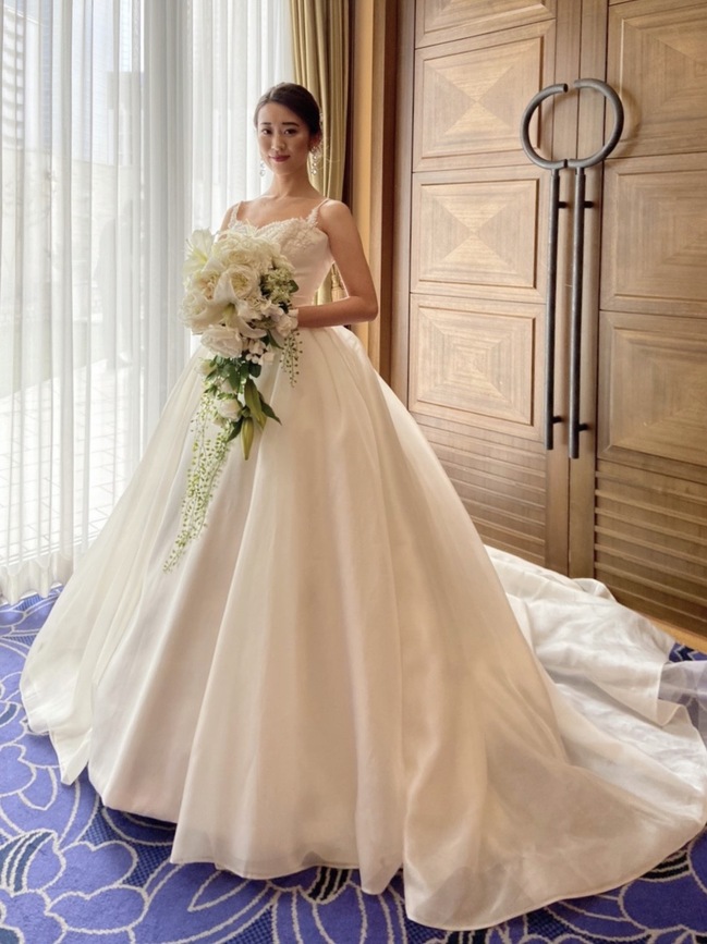 ウエディングドレス背中開き軽い 大阪 滋賀.JPG