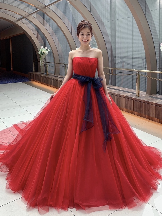 カラードレス 赤 ビビッドドレス チュール.JPG
