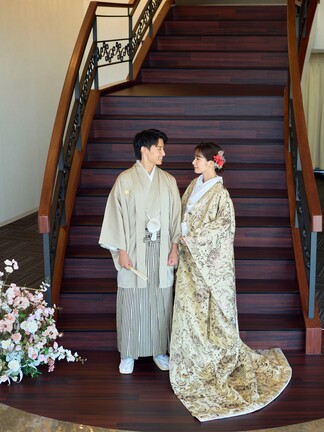 和装前撮り ゴールド色打掛 岐阜名古屋.jpg