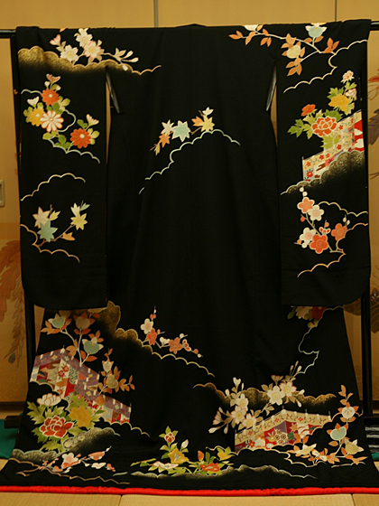 花嫁引き振り袖　おひきずり　菊に几帳　