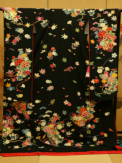 花嫁 引き振袖 黒地　花籠