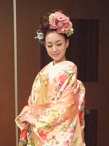 色打掛　ピンク地