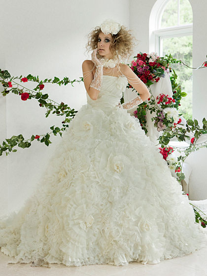 ウェディングドレス　WEDDING