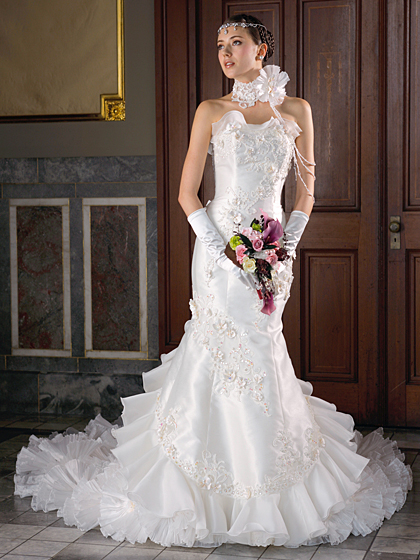 ウェディングドレス　WEDDING