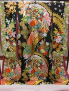 色打掛　黒地　かさね仕立て