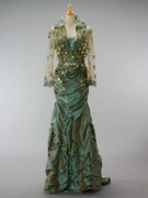 カラードレス モスグリーン 人とは違う個性的！