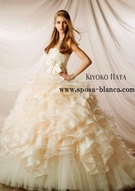 ウエディングドレス KIYOKO HATA