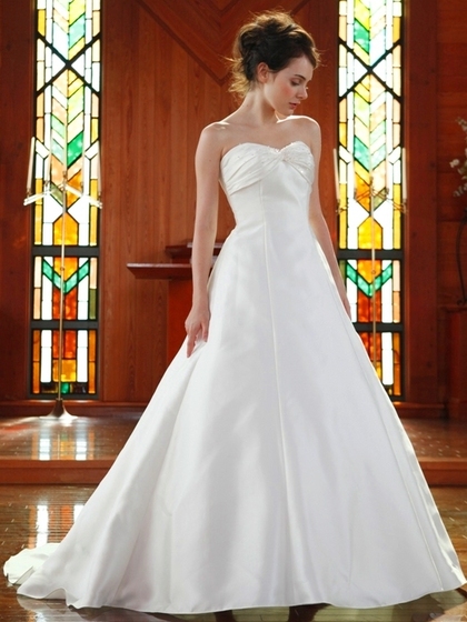 ハートネックライン ウェディングドレス 【公式】滋賀 徳島 岐阜 大阪 レンタルドレス