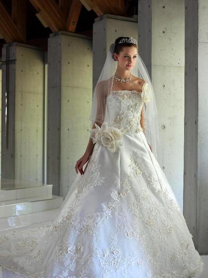 ウェディングドレス Aライン チャペル挙式にふさわしい王道ドレス 大阪 滋賀 徳島 岐阜