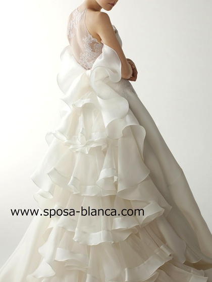 背中の開いたウェディングドレス HerveMoreau エルベモロー ブランドドレス