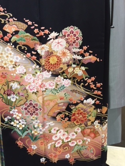 留袖レンタルは大阪梅田 ホテル阪急インターナショナル1階「スポサブランカ・丸福衣裳」におまかせください。