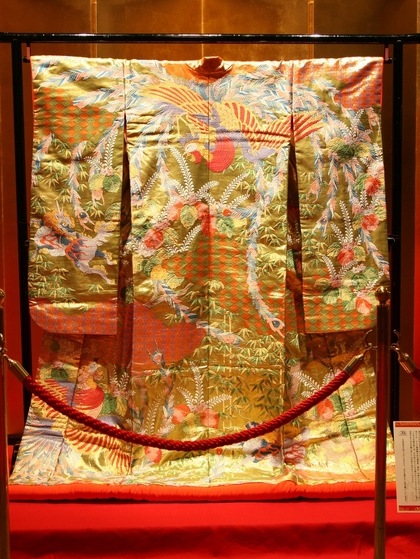 色打掛 桐竹鳳凰麒麟文（きりたけほうおうきりんもん）総絵羽模様