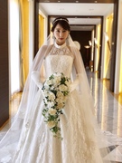 ホルターネック｜シアーなデコルテが個性的なウェディングドレス