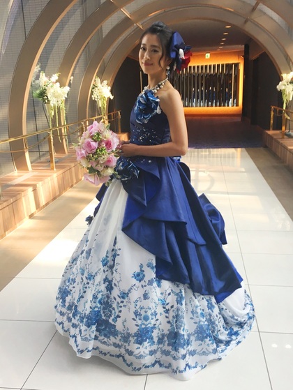 ネイビー×ホワイト 優しいプリントのカラードレス