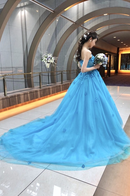 カラードレス ふんわりチュールはスカイブルー