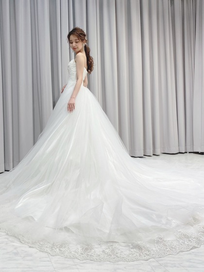 ウェディングドレス チュールのプリンセスドレス