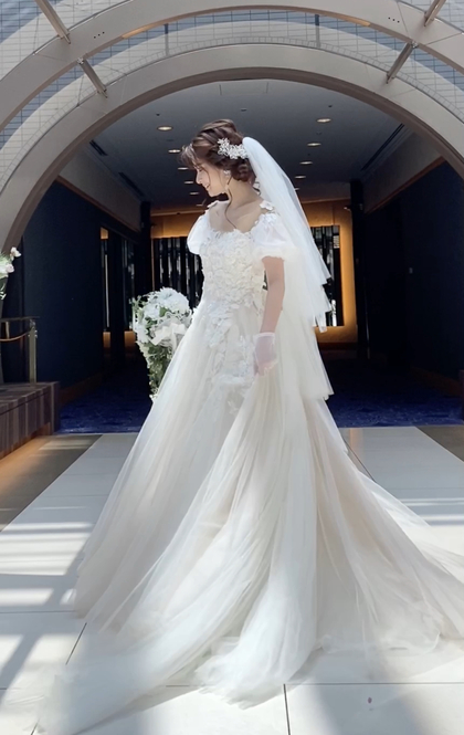 可愛いパフスリーブのウエディングドレス