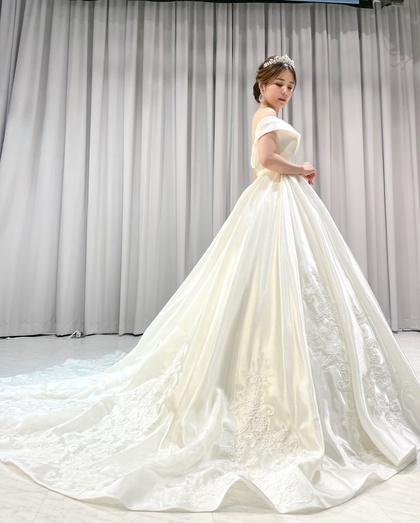 ウェディングドレス ショールカラー