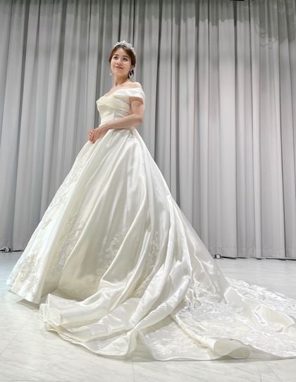 ウェディングドレス ショールカラー