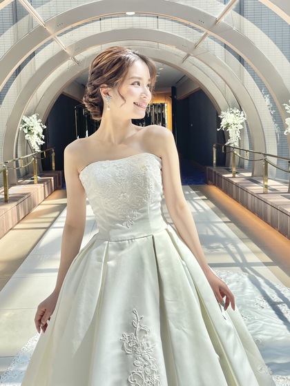 ウェディングドレス サテン オーセンティックなロングトレーン