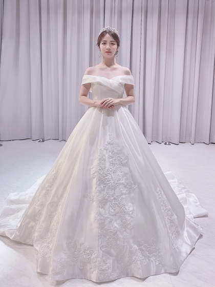 ウェディングドレス ショールカラー