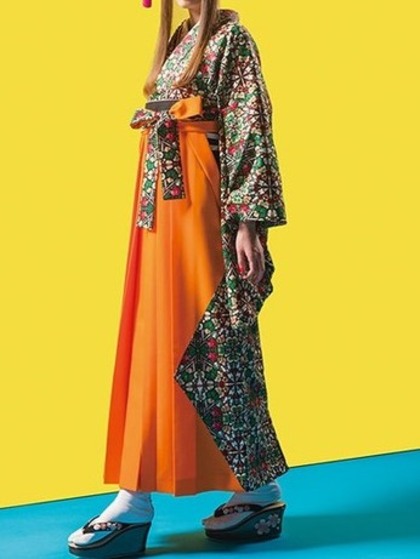 卒業式 はかま レンタル袴 個性的で2WAYの着こなしが可能です