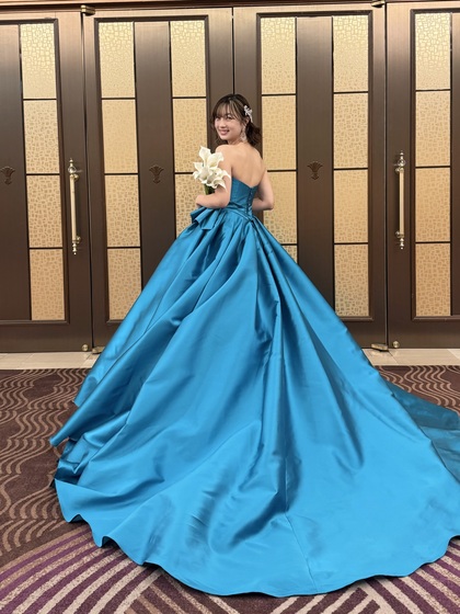 大人エレガントなターコイズブルードレス