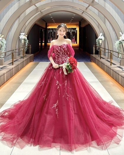 Lulu felice　レッドグリッタードレス　オフショルダー付き