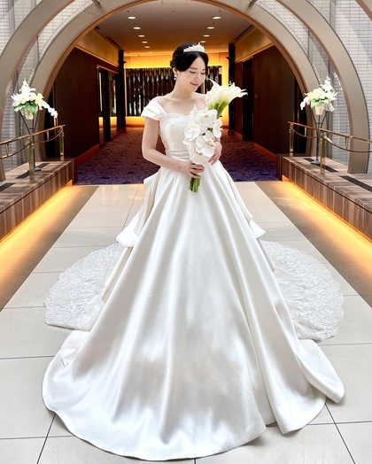 王道ウェディングドレス　ハイウエストでスタイルアップ見えドレス