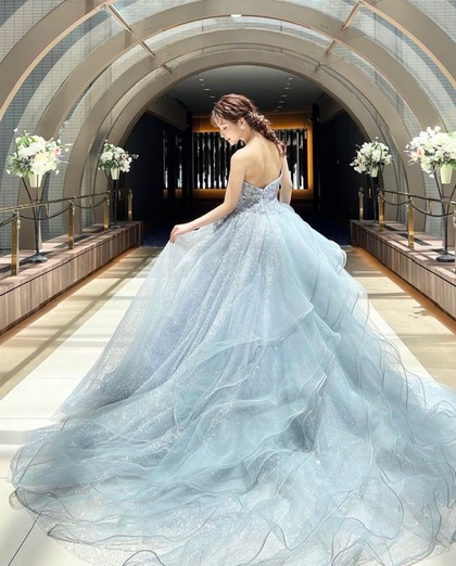 KIYOKOHATA　グリッター輝くブルーグレーのカラードレス