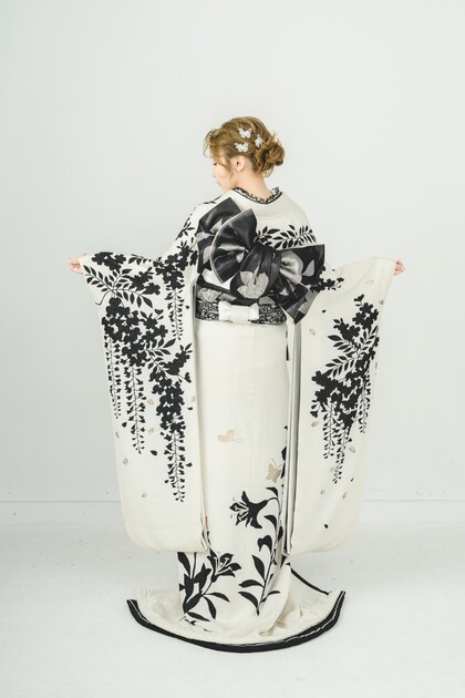 引き振袖　モノトーン　白×黒