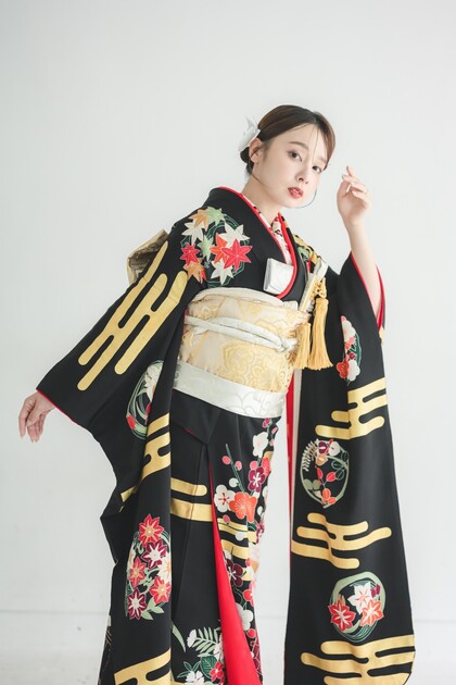 引き振袖　花嫁振袖　黒地