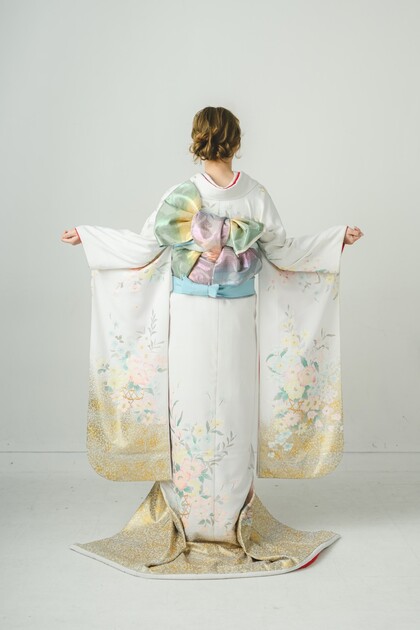 引き振袖　花嫁振袖　白地×金箔