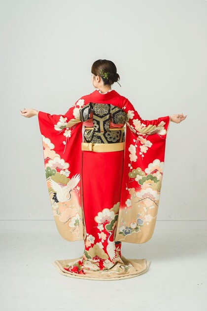 引き振袖　花嫁振袖　赤地古典
