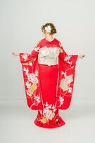 赤地引き振袖（花嫁）梅の花